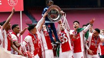 Ajax'tan büyük jest! Şampiyonluk kupasını eritip taraftarlara dağıttılar