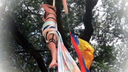 Performance en el Parque de los Hippies