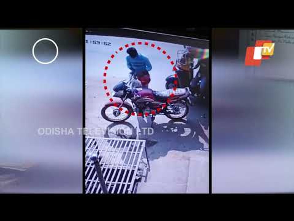 Loot scene captured on CCTV camera in Umerkote