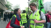 Manifestation devant le siège de la SNCF