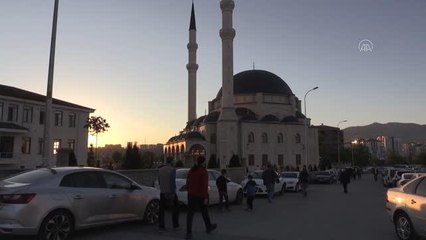 İç Anadolu'da Ramazan Bayramı namazı kılındı