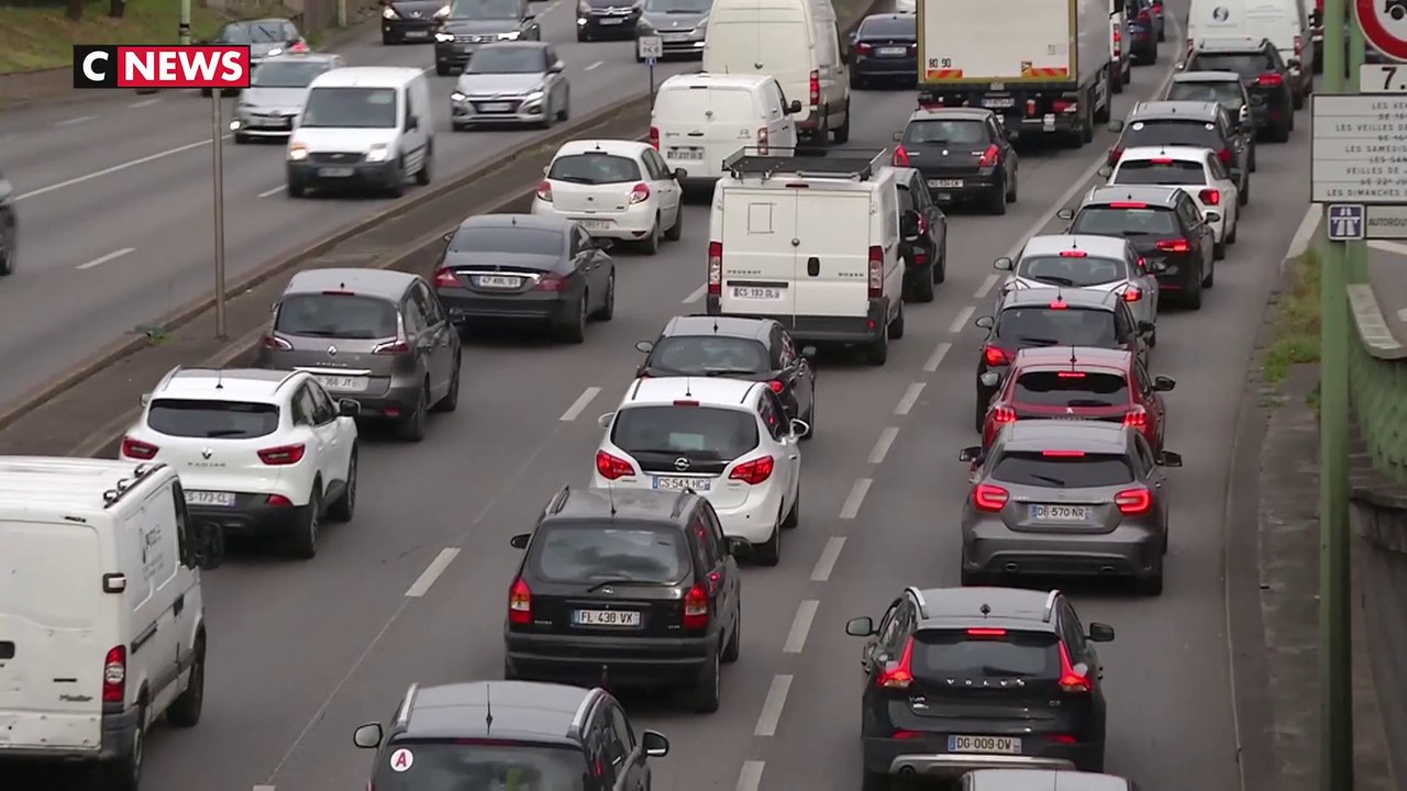 Week-end de l'Ascension : routes et gares prises d'assaut