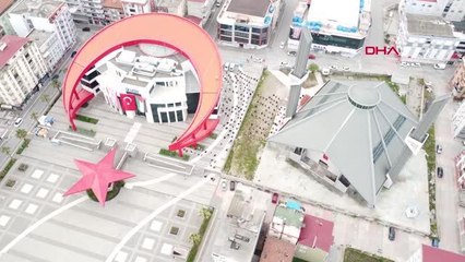 SAMSUN'DA SOSYAL MESAFELİ BAYRAM NAMAZI