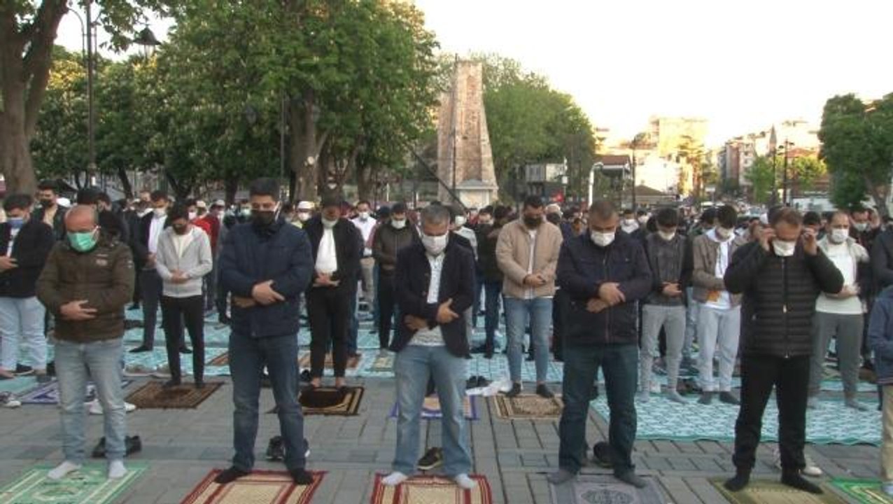 Ayasofya Camii'nde 87 yıl sonra ilk kez Ramazan Bayramı namazı kılındı