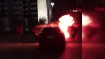 Saldırıları protesto etmek için İsrail Konsolosluğu önünde arabalarını ateşe verdiler