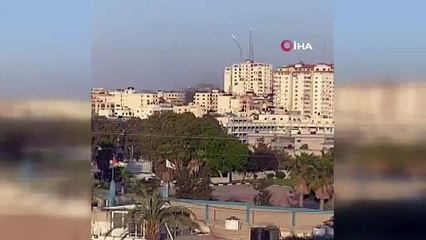 İsrail, Gazze’de çok katlı bir binayı daha vurdu