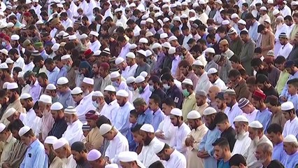 Pakistanis celebrate Eid al-Fitr amid rising Covid-19 cases