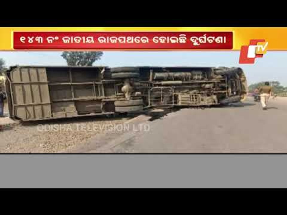 Pvt Bus Enroute Ranchi From Rourkela Overturns, 14 Injured