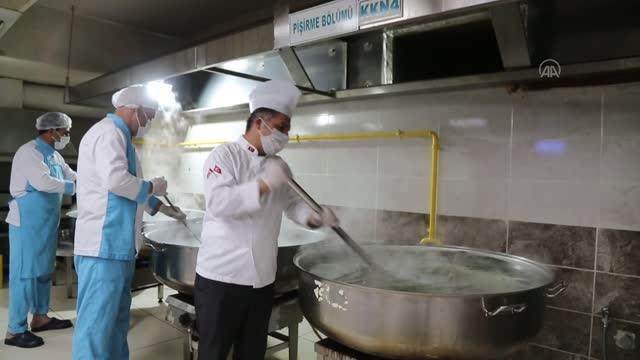 ŞANLIURFA - Kovid-19 nedeniyle ara verilen bayram yemeği geleneğini Haliliye Belediyesi sürdürecek