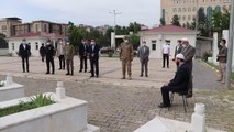 Son dakika haber! Vali Hacıbektaşoğlu Garnizon Şehitliğini ziyaret etti