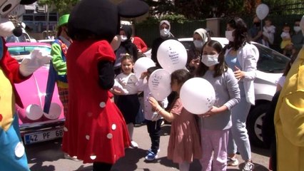 Son dakika haber | - Pendik'te çocuklara vosvoslu, maskotlu bayram sürprizi