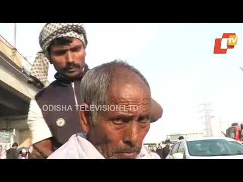 Barber Gives Free Service To Protesting Farmers At Delhi Border