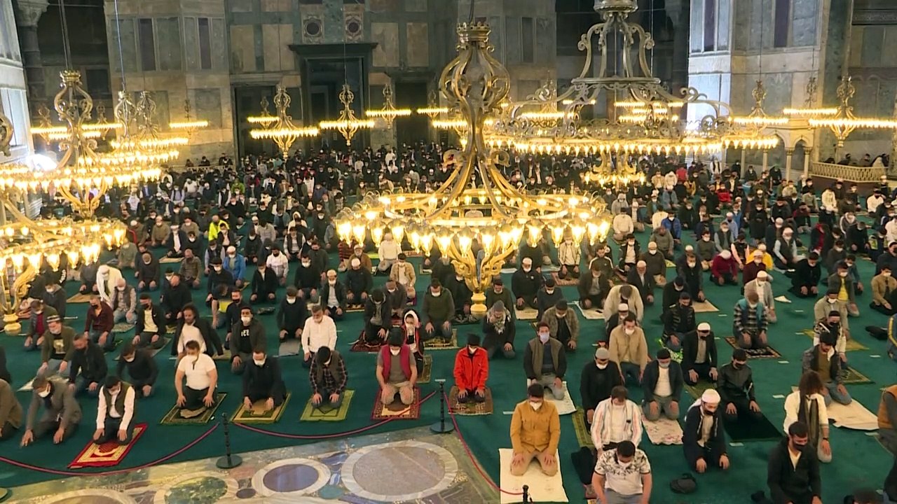 Les musulmans du monde entier fêtent l'Aïd El-Fitr