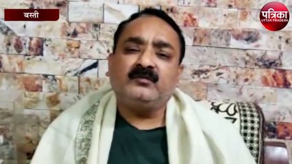 विधायक जी ये यूपी है, यहां फर्स पर इलाज होता है