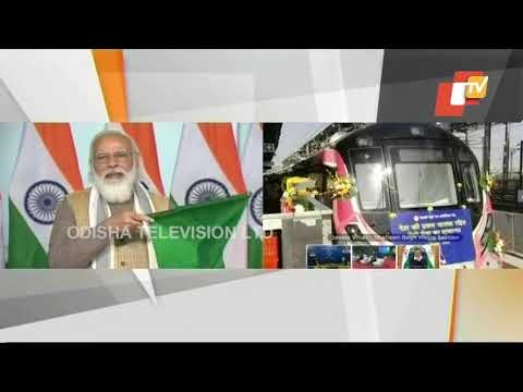 PM Modi Flags Off India's First Driver-less Train For Delhi Metro