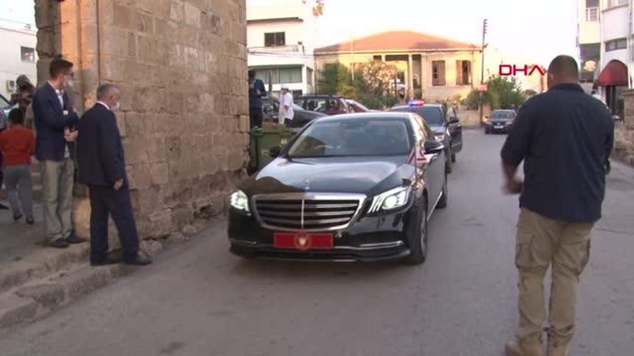 KKTC Cumhurbaşkanı Tatar, bayram namazını tarihi camide kıldı