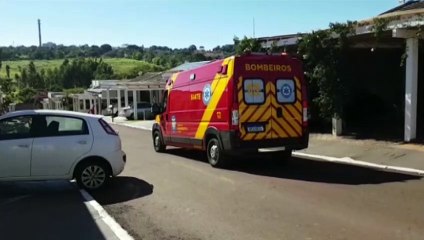 Queda de mesmo nível é registrado no interior de um condomínio, na Rua Carlos Bartolomeu Cancelli