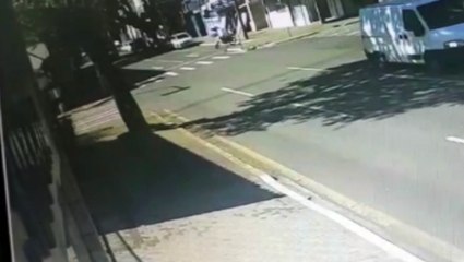 Vídeo: veja o momento em que o veículo Focus atinge um C4 na Avenida Paraná