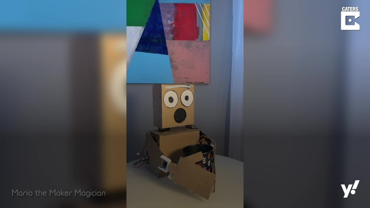 Roboter beherrscht Zaubertricks