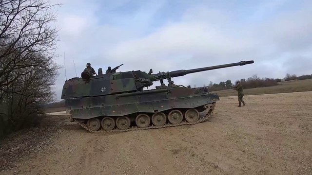 German 155mm Self-Propelled Howitzer • Demonstration