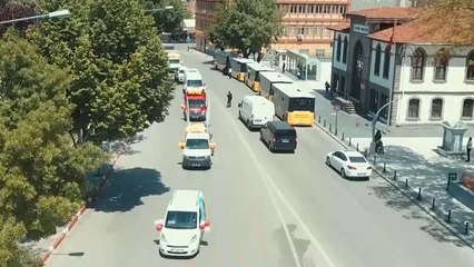 Afyonkarahisarlılar Ramazan Bayramı coşkusunu evlerinin balkonunda yaşadı