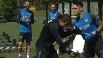 Inter'de teknik direktör Conte ile golcü futbolcu Martinez, boks maçında kozlarını paylaştı