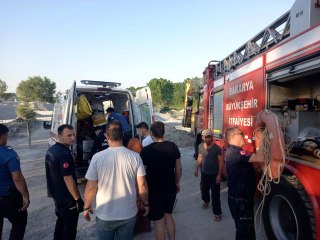 Tartışma esnasında nehre düştü, boğulmaktan son anda kurtarıldı