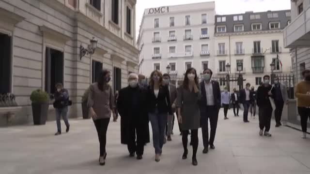 Yolanda Díaz se reúne con el grupo de UP en el Congreso para abordar la era tras Iglesias