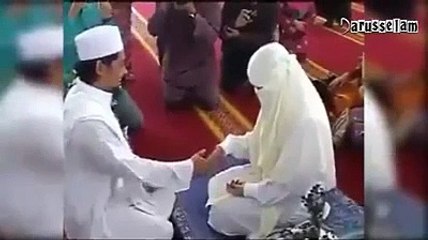 Nikahtan sonra eşinin elini bile tutmaya utandı...