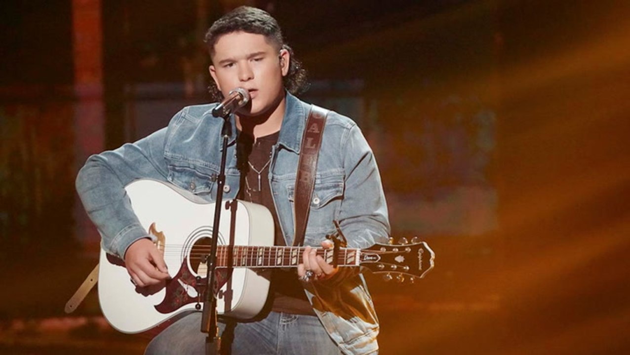 'American Idol' Contestant Exits Over Controversial Video | THR News
