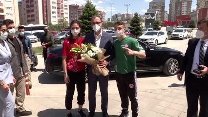 Son dakika gündem: SPOR Bakan Kasapoğlu'ndan olimpik ve paralimpik sporculara bayram ziyareti