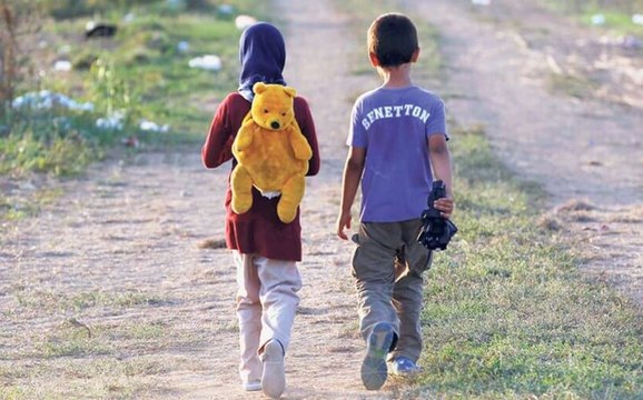Niños menores no acompañados en centros de detención migratoria.