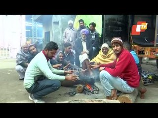 Protesting Farmers Dare Bone Chilling Cold At Delhi Border