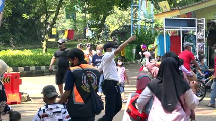 Taman Wisata Margasatwa Ragunan Terapkan Prokes kepada Pengunjung