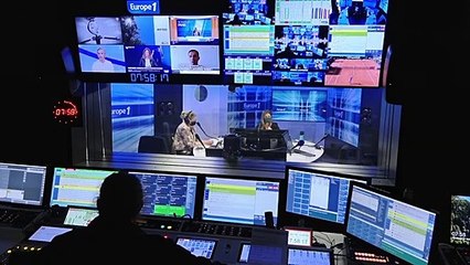 Marine Le Pen : "Ma démocratie à moi ne va pas être tellement compatible avec l'Islam" (Canteloup)