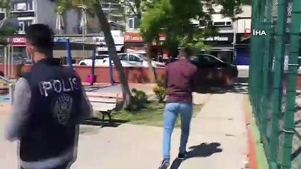 Denize giren vatandaşlar polisi görünce bakın ne yaptı?