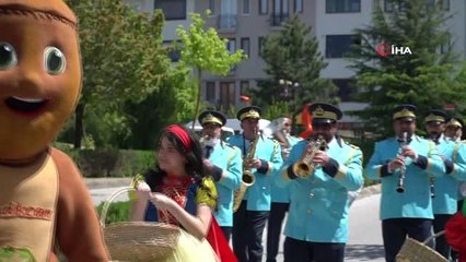 - Ramazan Bayramı böyle kutladılar... Mini konser renkli görüntüler oluşturdu