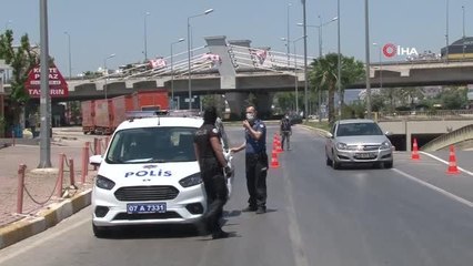 Kısıtlamayı ihlal etti, gazetecileri görünce kelepçeli halde kaçmaya çalıştı