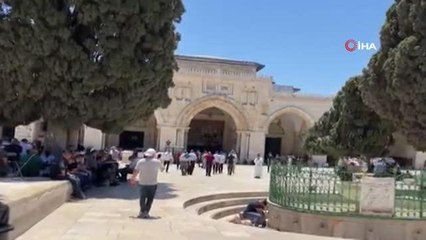 Mescid-i Aksa'da Cuma namazına 20 bin Filistinli katıldı