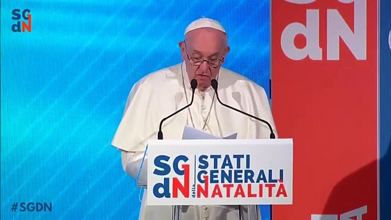 Papa Francesco: "Bene assegno unico per figli"