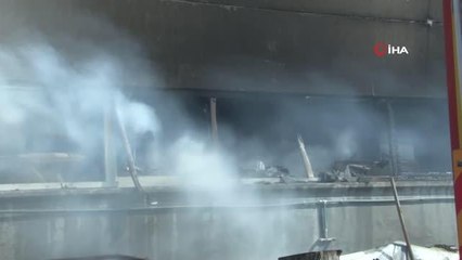 Manisa'da mobilya fabrikasında çıkan yangın korkuttu