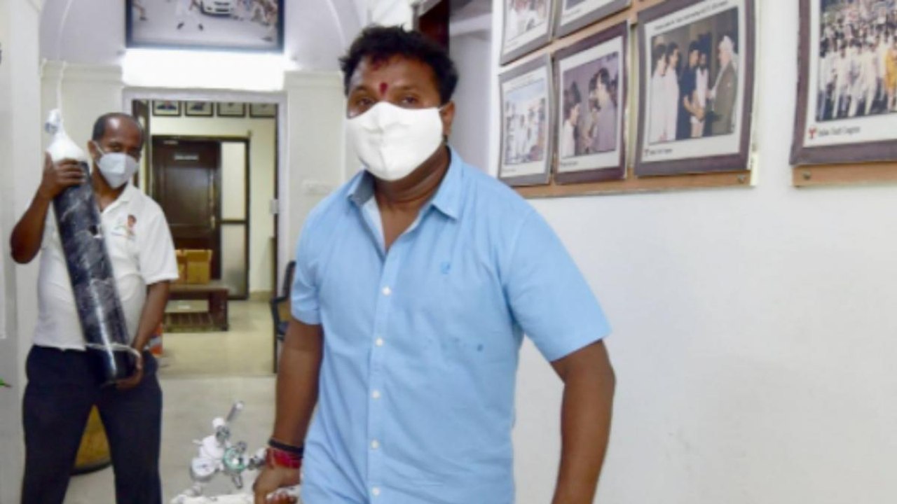 Shatak: Delhi crime branch questioned IYC chief Srinivas