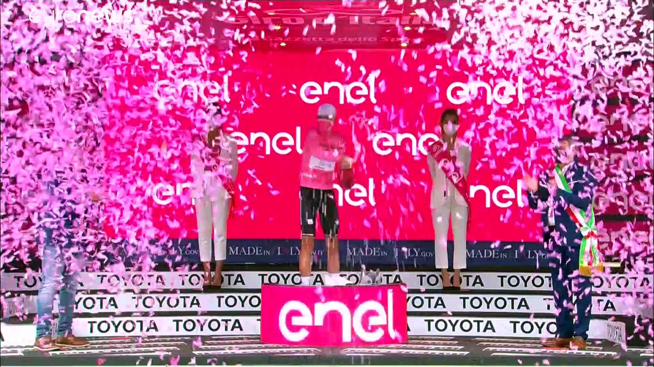 Pénteken is megőrizte vezető helyét a Giro d'Italián Valter Attila