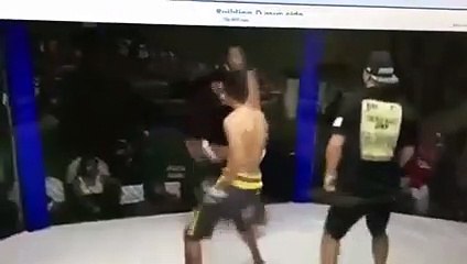 Sersemleyince hakeme saldırdı!