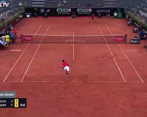 Rome - Les moments forts de Djokovic-Tsitsipas avant l'interruption