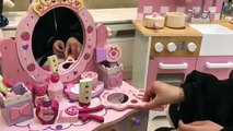 Kid'S Makeup Vanity And Dressing Tables For Kids #015