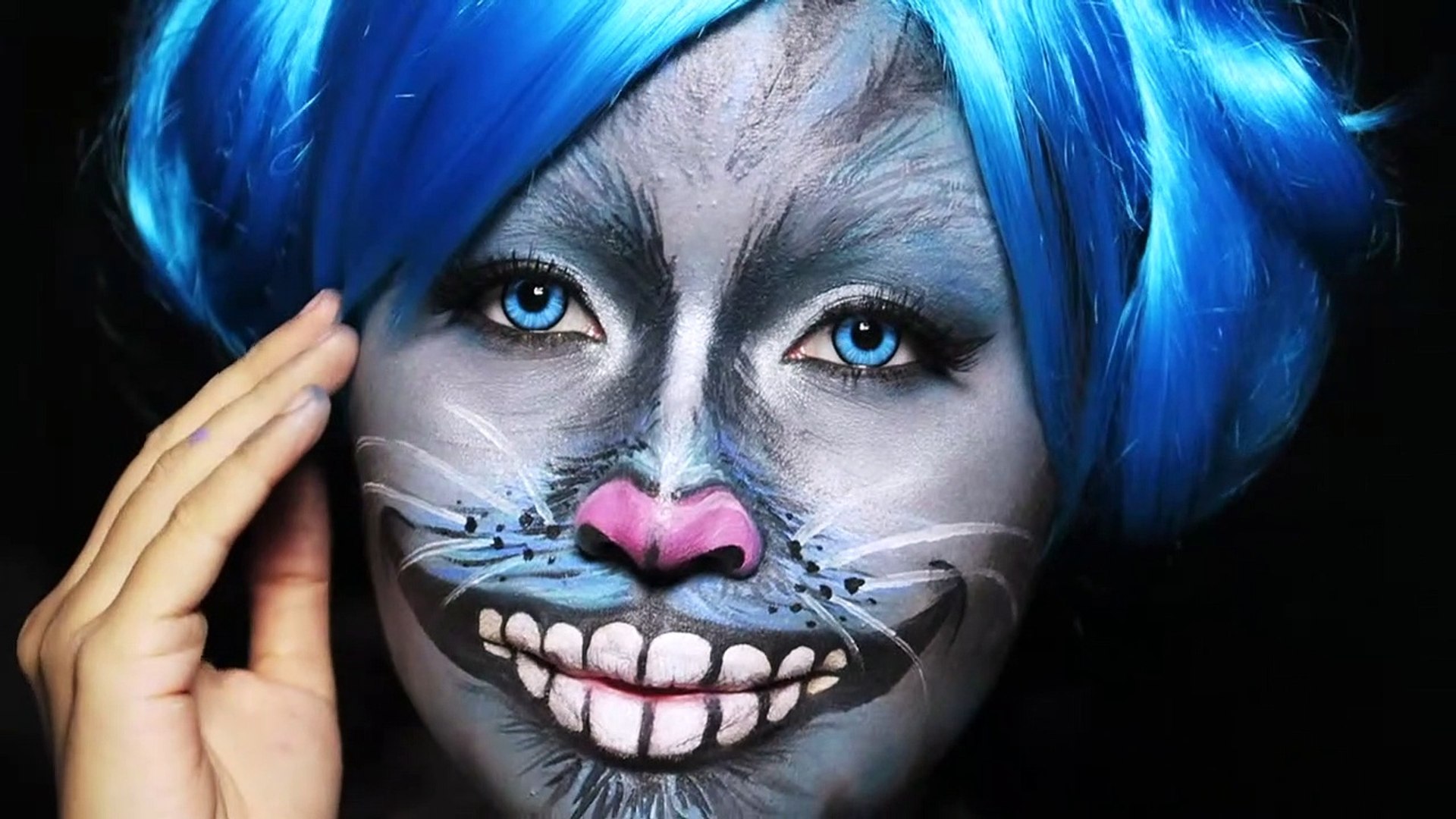 Alice in Wonderland inspired make-up  Alice in wonderland makeup, Wonderland  makeup, Alice halloween