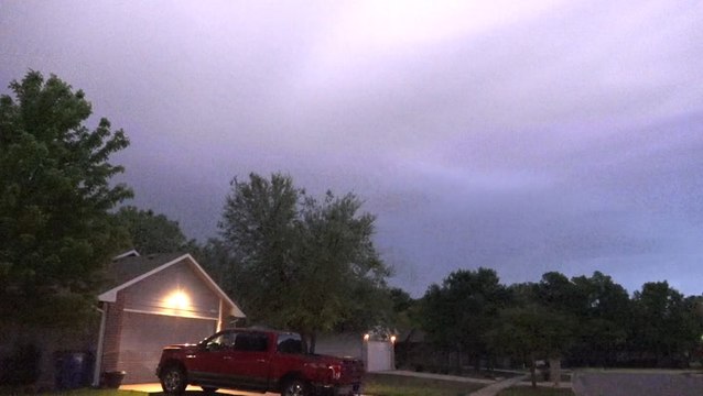 Thunderstorms bring lightning and hail to southern Kansas
