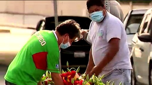 Vendedores ambulantes tienen que pagar cuota para trabajar