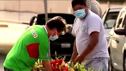 Vendedores ambulantes tienen que pagar cuota para trabajar